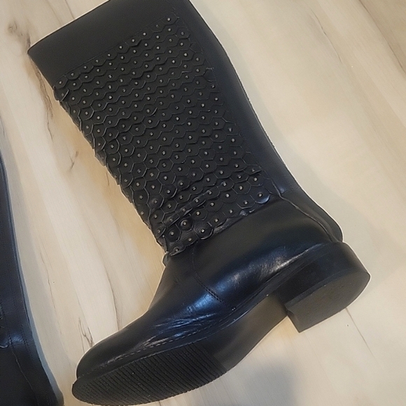 LUI CHUNG Black Leather Scallop Studded Tall Gladiator Style Boots 8. - Picture 6 of 9